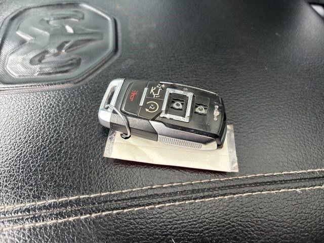 RAM 1500 Laramie Crew Cab 4WD 2021