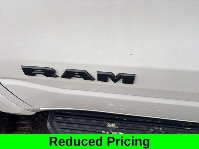 RAM 1500 Laramie Crew Cab 4WD 2021