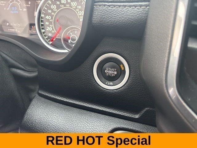 RAM 1500 Laramie Crew Cab 4WD 2021