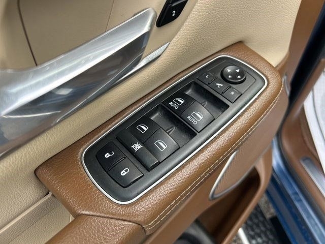 RAM 1500 Laramie Crew Cab SWB 4WD 2019