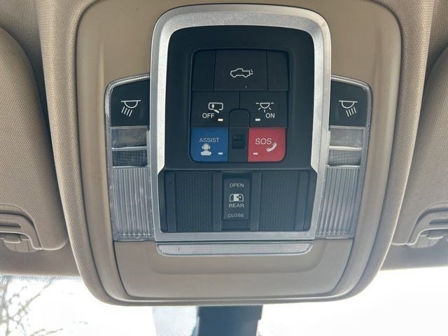 RAM 1500 Laramie Crew Cab SWB 4WD 2019