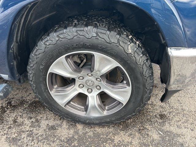 RAM 1500 Laramie Crew Cab SWB 4WD 2019