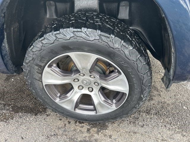 RAM 1500 Laramie Crew Cab SWB 4WD 2019