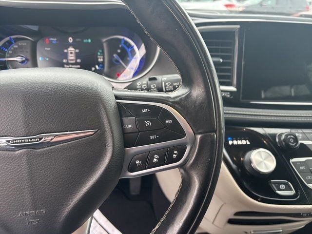 Chrysler Pacifica Hybrid Touring L 2022