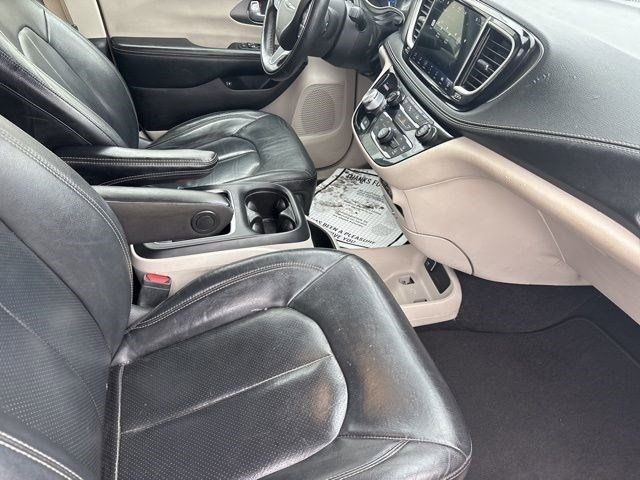 Chrysler Pacifica Hybrid Touring L 2022