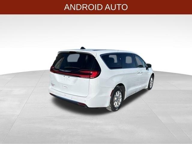 Chrysler Pacifica Touring L 2023