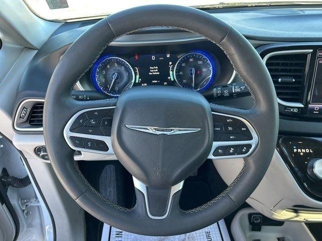 Chrysler Pacifica Touring L 2023