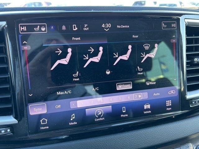 Chrysler Pacifica Touring L 2023