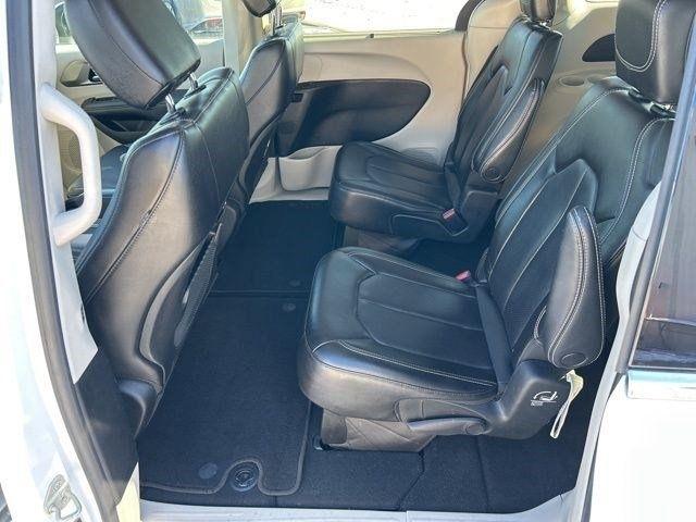 Chrysler Pacifica Touring L 2023