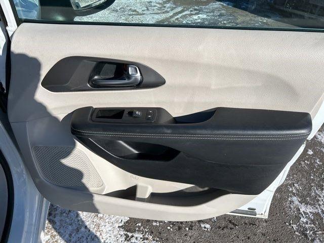 Chrysler Pacifica Touring L 2023