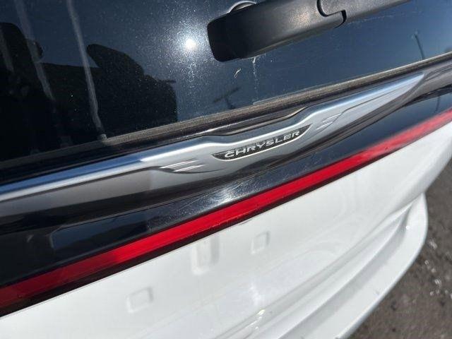 Chrysler Pacifica Touring L 2023