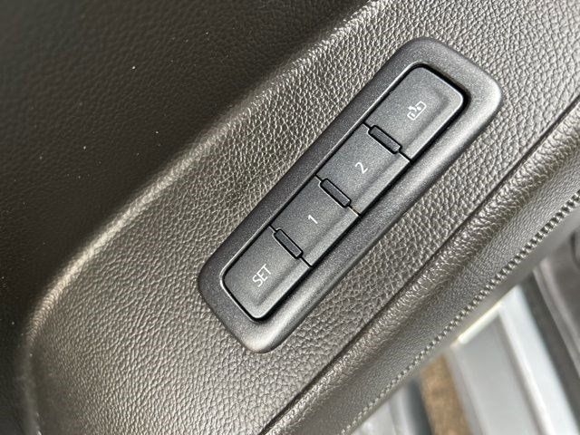 GMC Yukon Denali 4WD 2019