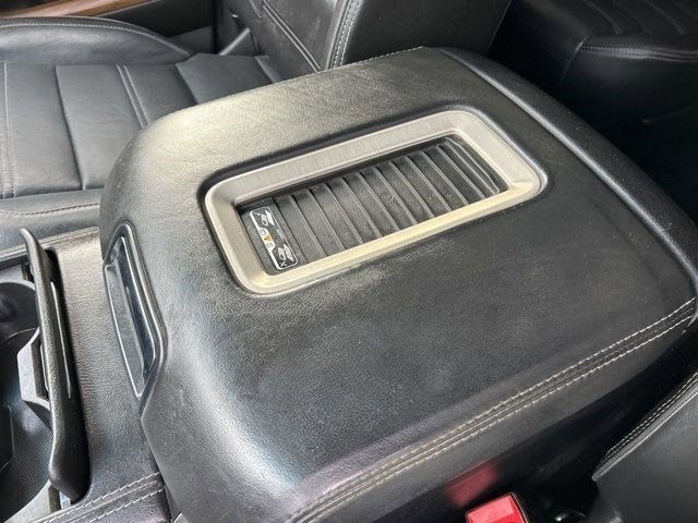 GMC Yukon Denali 4WD 2019