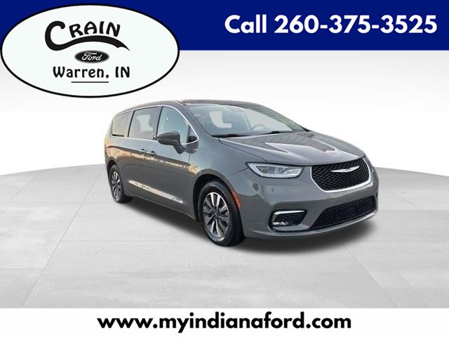 Chrysler Pacifica Hybrid Touring L 2022