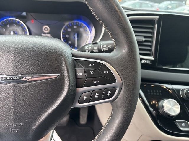 Chrysler Pacifica Touring L 2023