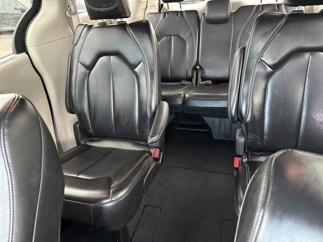 Chrysler Pacifica Touring L 2023