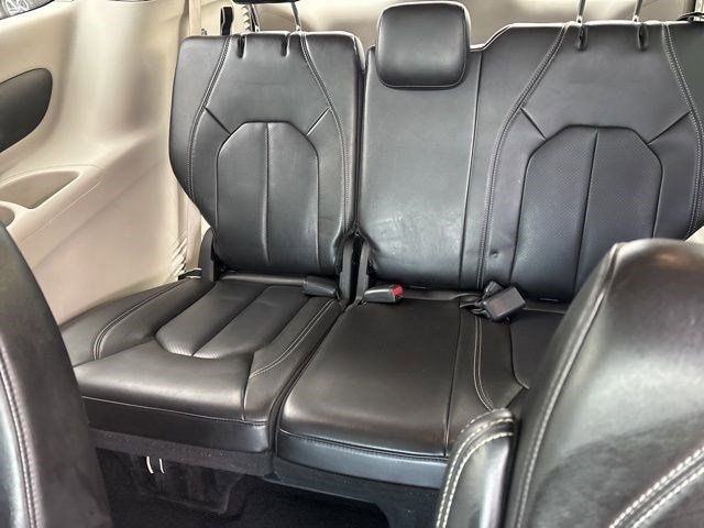 Chrysler Pacifica Touring L 2023