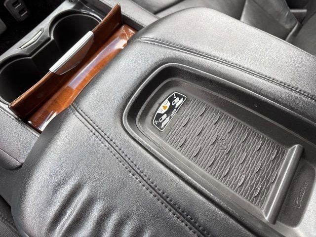 Cadillac Escalade Luxury 4WD 2017