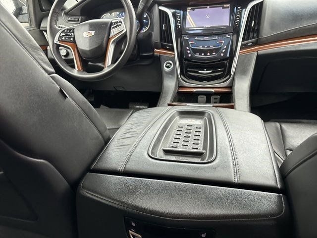 Cadillac Escalade Luxury 4WD 2017