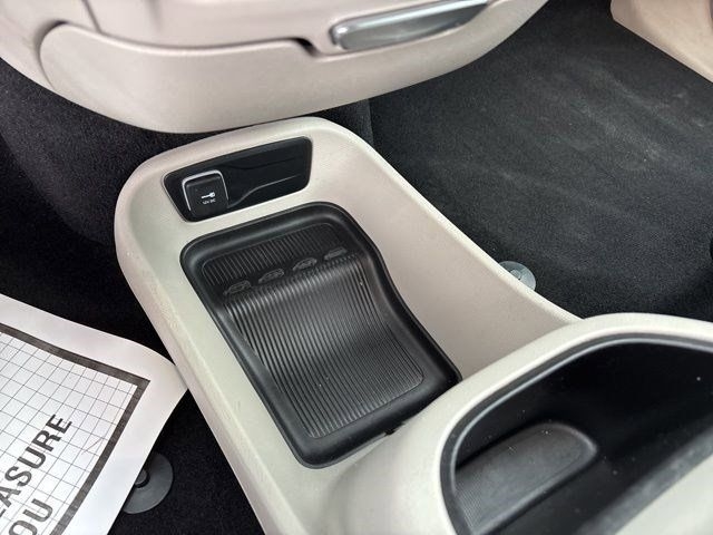 Chrysler Pacifica Touring L 2023