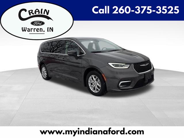 Chrysler Pacifica Touring L 2023