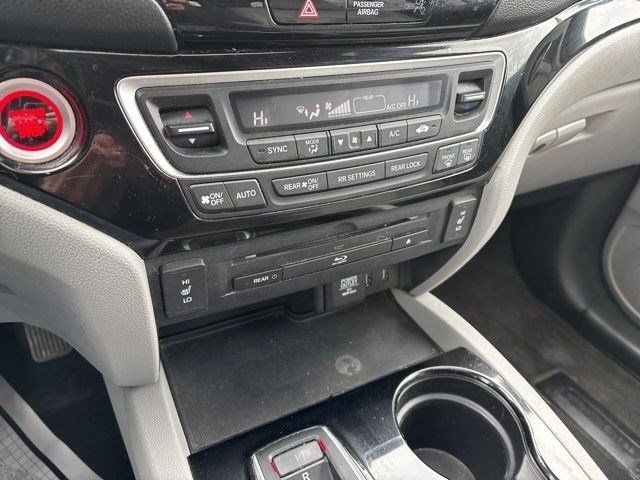 Honda Pilot Touring 2WD 2016