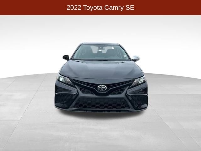 Toyota Camry SE 2022