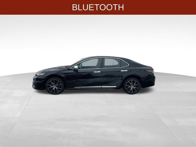 Toyota Camry SE 2022