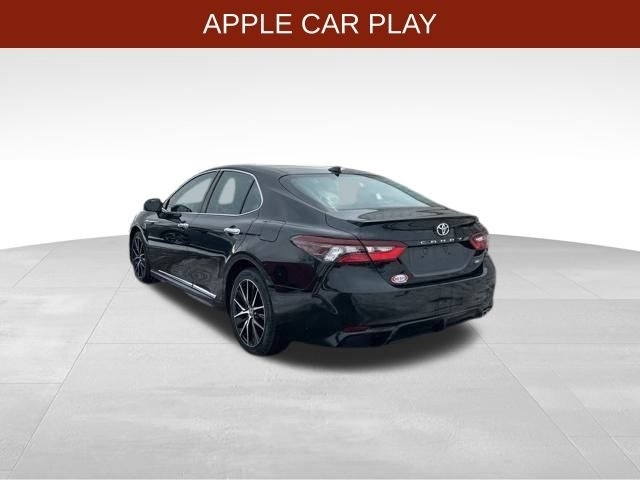 Toyota Camry SE 2022