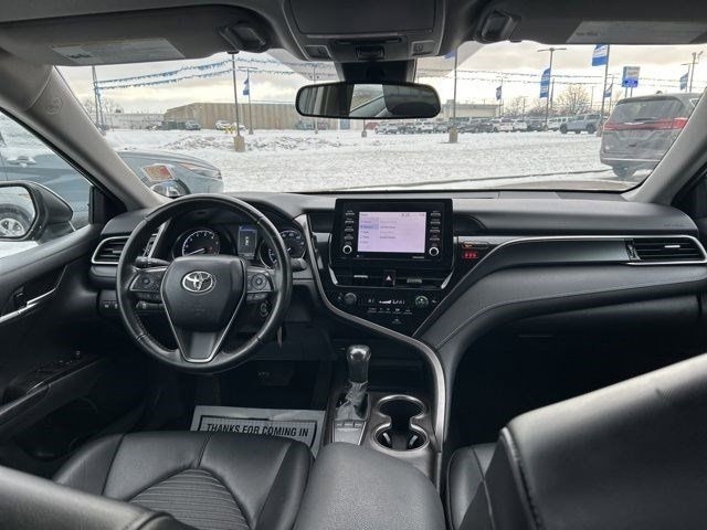 Toyota Camry SE 2022