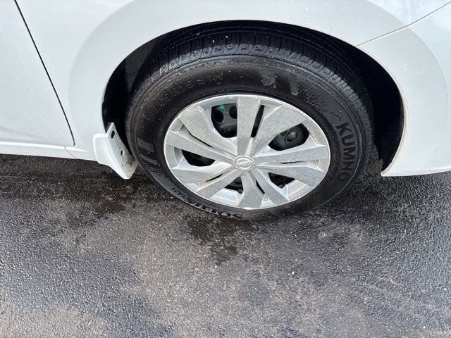 Nissan Versa S CVT 2025