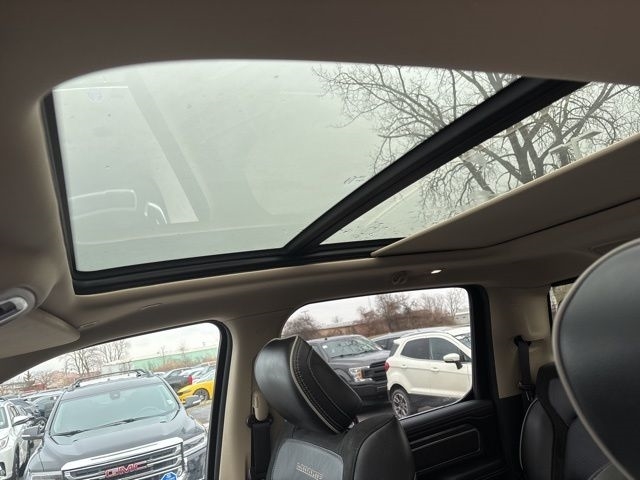 RAM 1500 Laramie Crew Cab SWB 4WD 2019