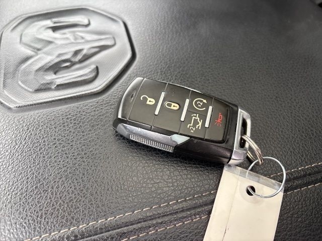 RAM 1500 Laramie Crew Cab SWB 4WD 2019