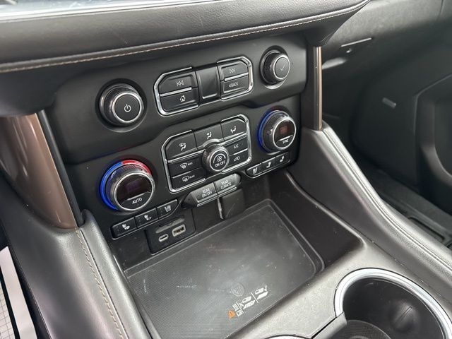 Chevrolet Suburban High Country 4WD 2021