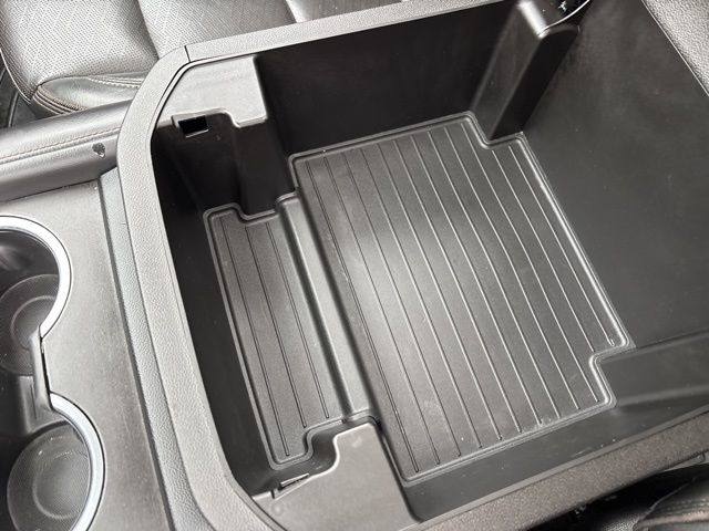 Chevrolet Suburban High Country 4WD 2021