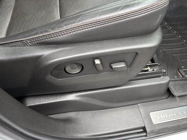 Chevrolet Suburban High Country 4WD 2021