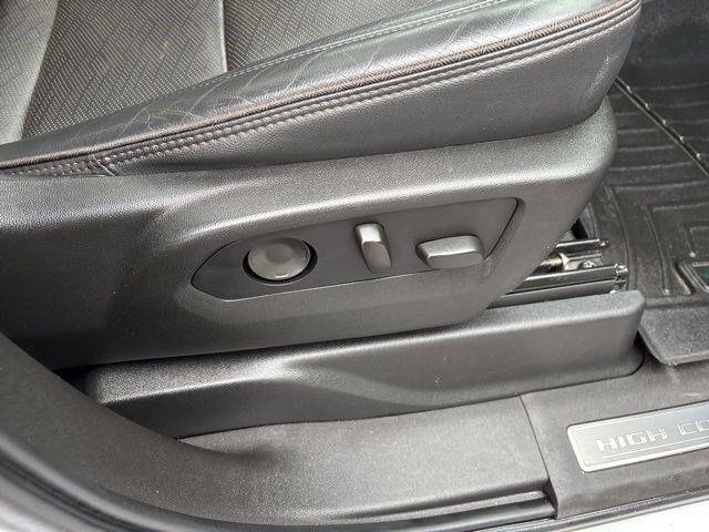 Chevrolet Suburban High Country 4WD 2021