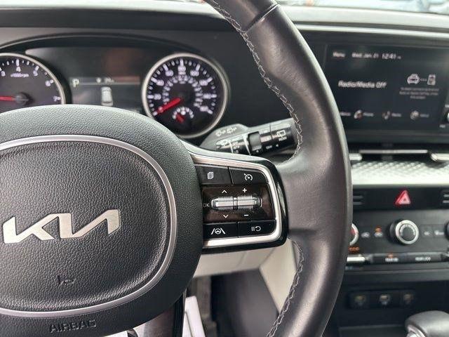 Kia Carnival LX 2024