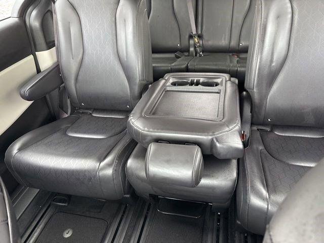 Kia Carnival LX 2024