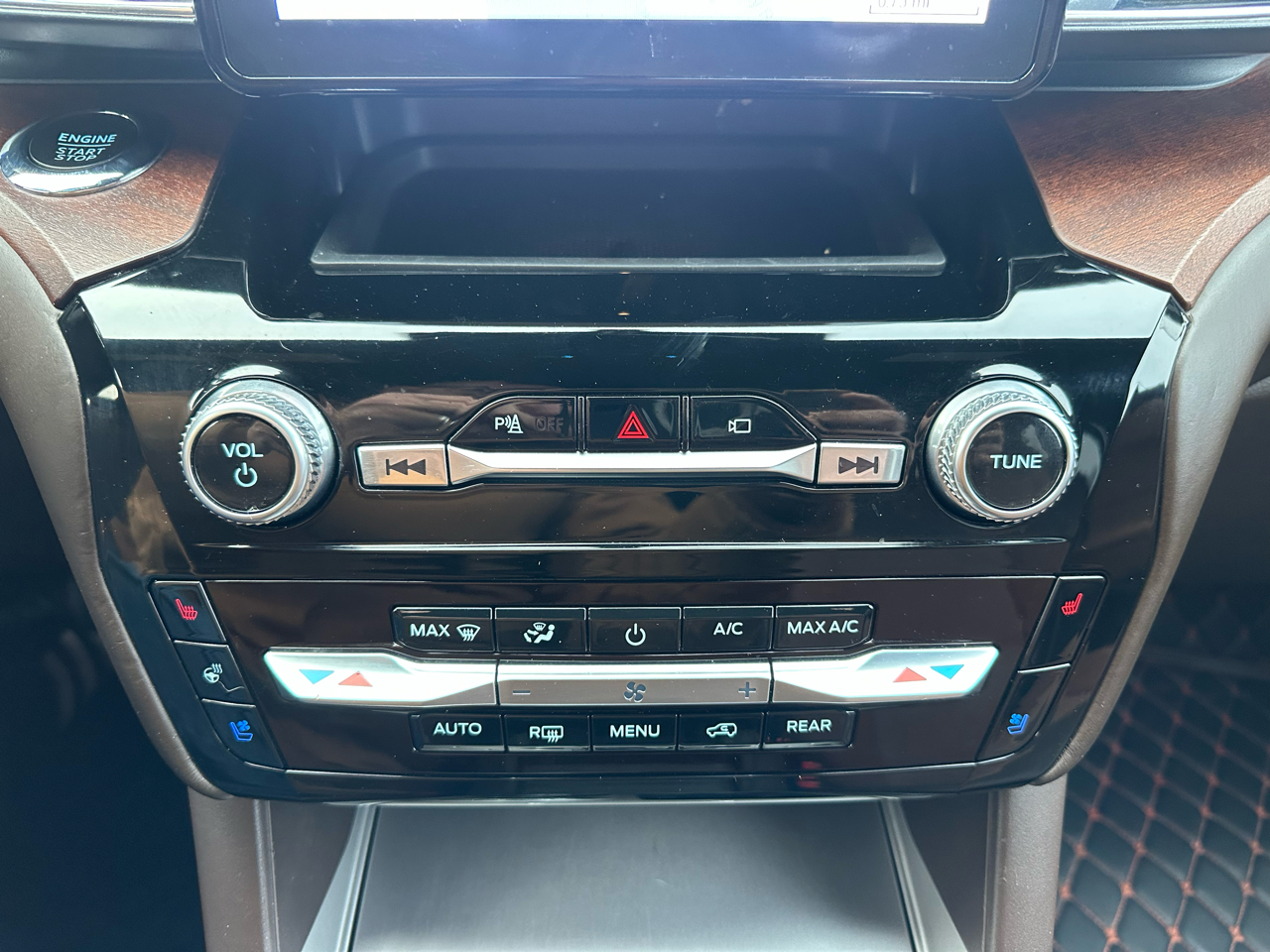 Ford Explorer King Ranch AWD 2023