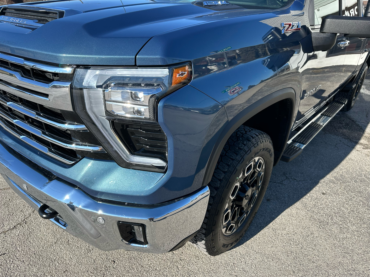 Chevrolet Silverado 2500HD LTZ Crew Cab Short Box 4WD 2024