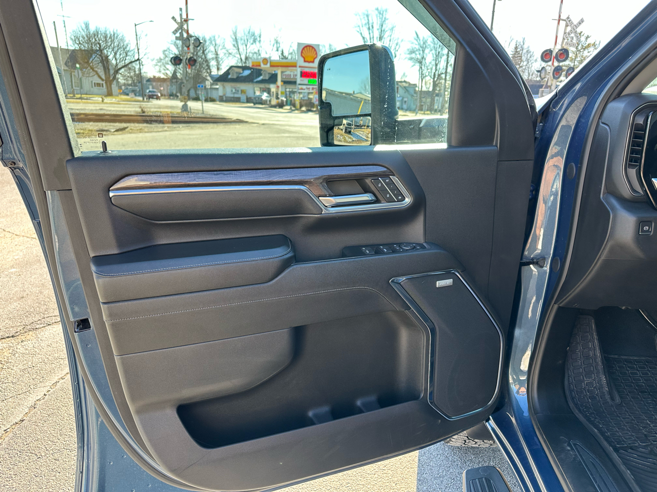 Chevrolet Silverado 2500HD LTZ Crew Cab Short Box 4WD 2024