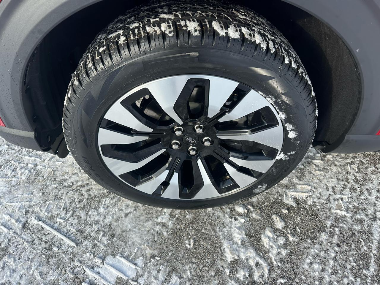 Ford Explorer Platinum AWD 2026