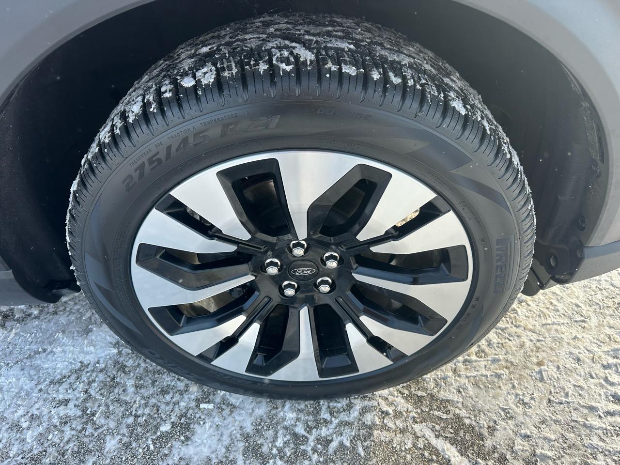 Ford Explorer Platinum AWD 2026