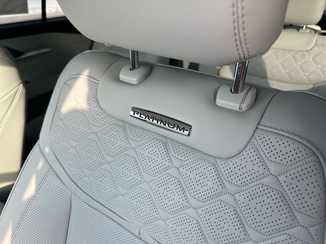 Ford Explorer Platinum AWD 2026