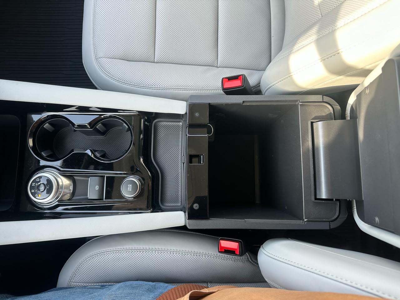 Ford Explorer Platinum AWD 2026