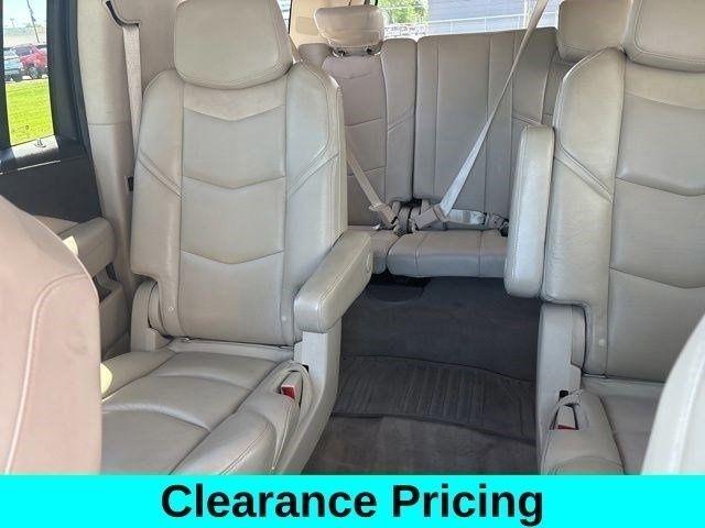 Cadillac Escalade ESV 4WD 4dr Luxury 2018