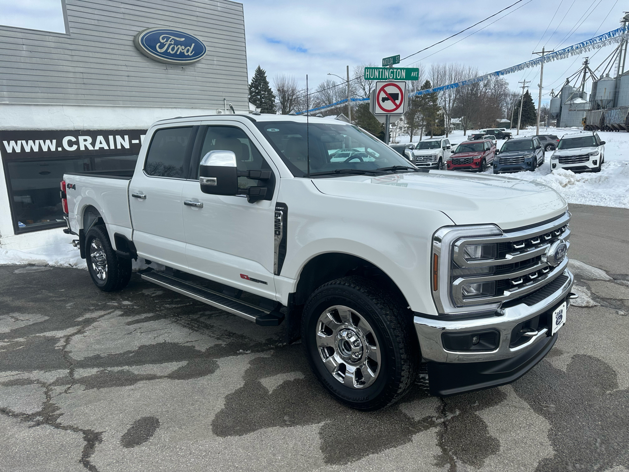Ford F-250 SD Lariat Crew Cab 4WD 2024