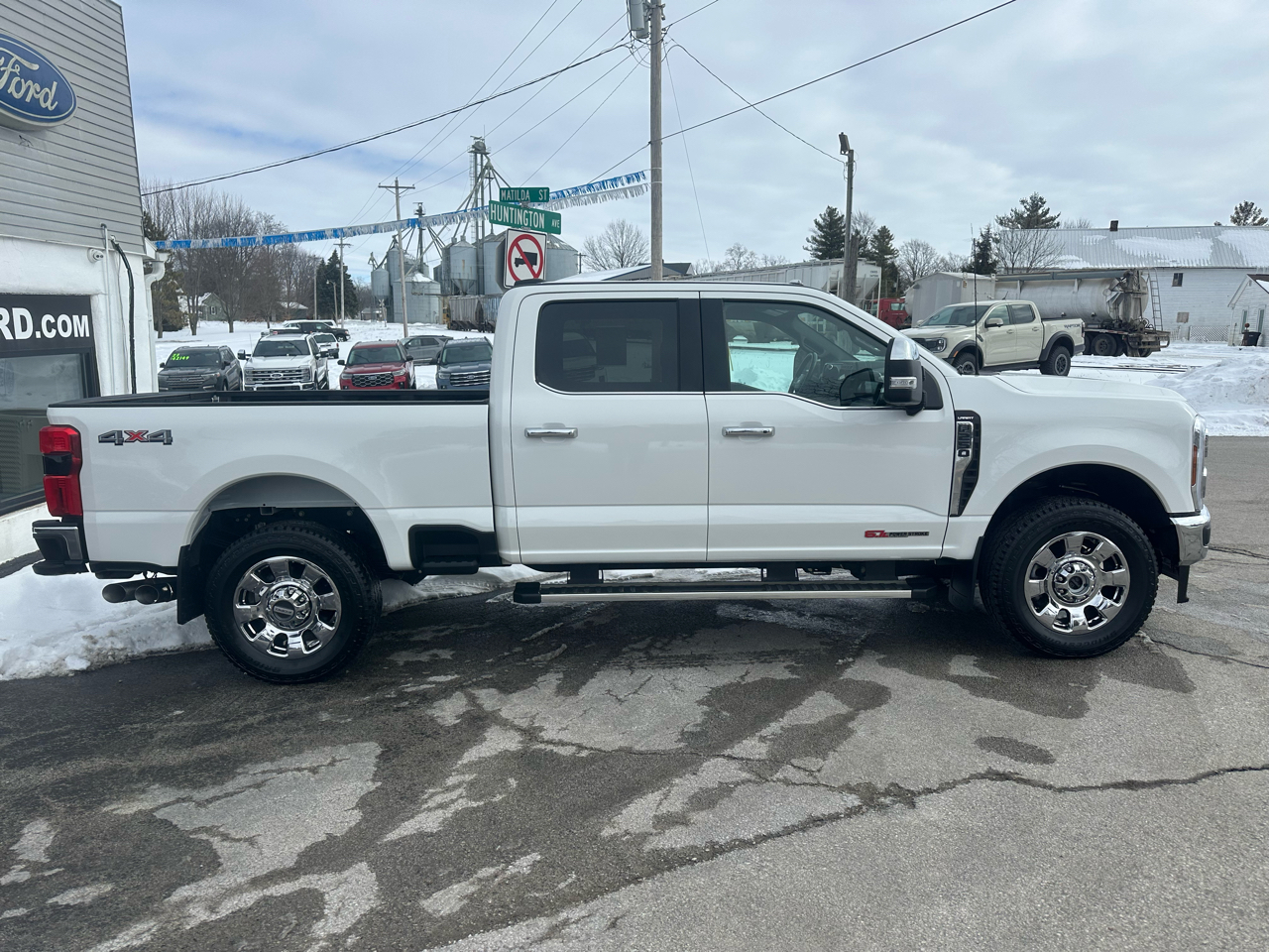 Ford F-250 SD Lariat Crew Cab 4WD 2024