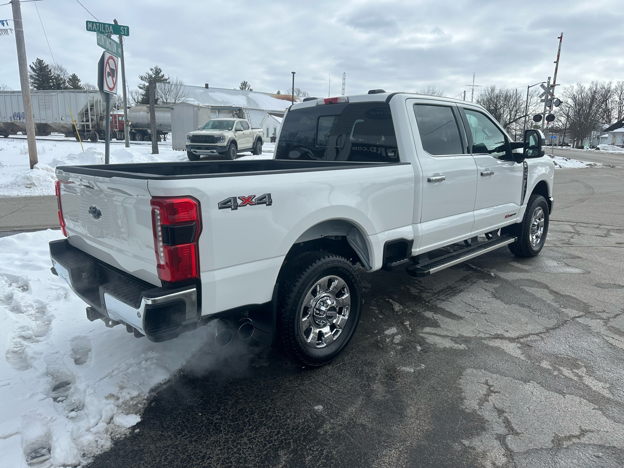 Ford F-250 SD Lariat Crew Cab 4WD 2024